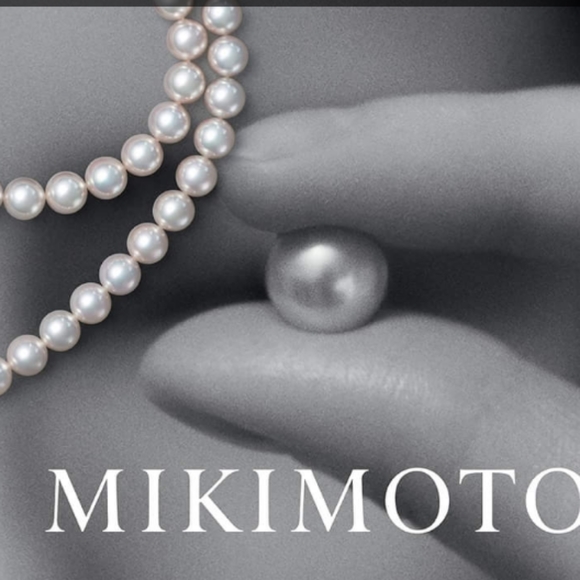 Mikimoto pearls w/ 18KT Gold Clasp Jewelry - Mikimoto Fine White Cultured High Luster Pearls 18